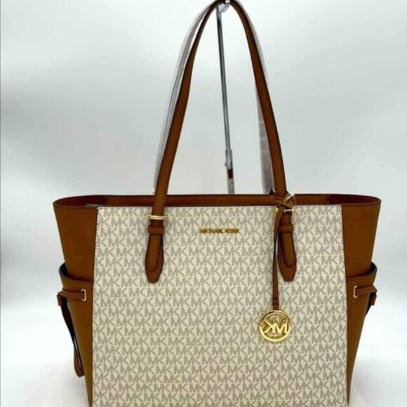 Michael Kors Gilly Large Drawstring Travel Tote - Picture 1 of 4